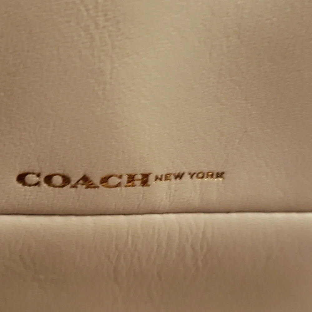 𝅺COACH white leather weekender. NWT - Picture 2 of 12